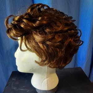 Elora wig brown